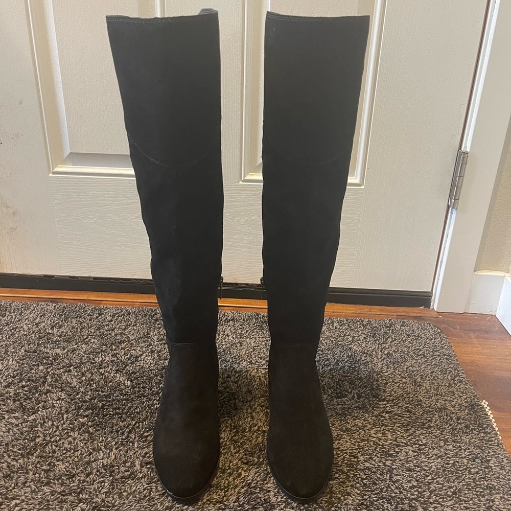 ❗️SOLD ❗️NWT Vince Camuto Black Suede Tall Boots size US 7